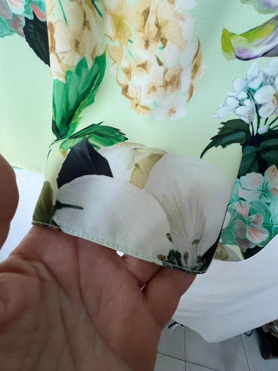 Mouwloze jurk met hortensia-print – photo 2
